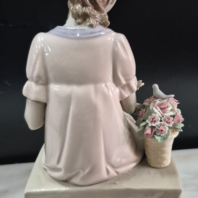 FIGURA DE PORCELANA