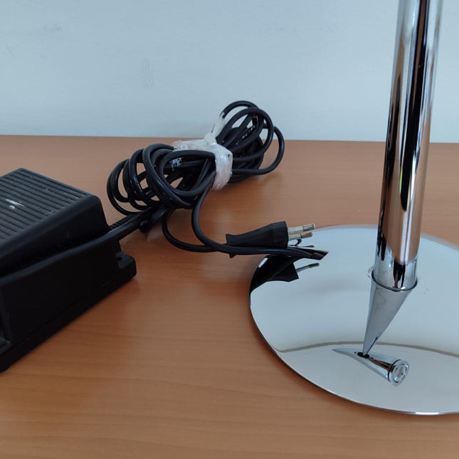 LÁMPARA DE MESA "ARA"