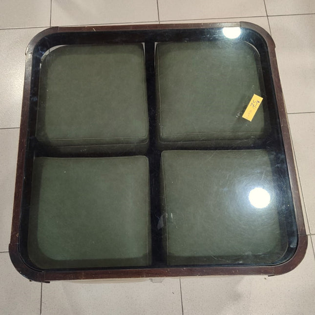 MESITA DE CENTRO CON TABURETES