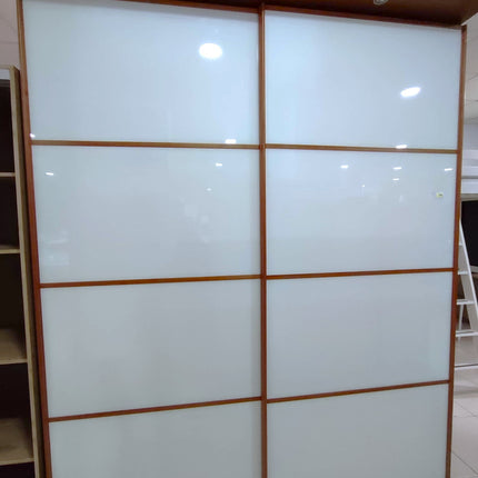 ARMARIO DE PUERTAS CORREDERAS