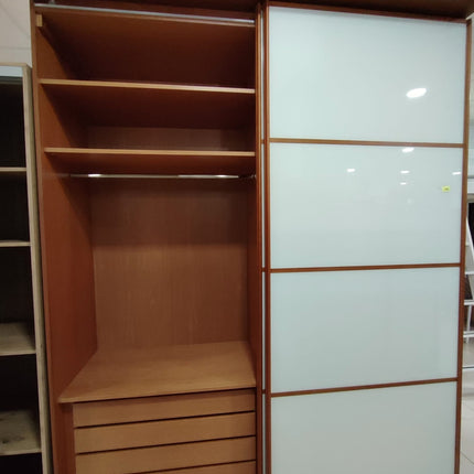ARMARIO DE PUERTAS CORREDERAS