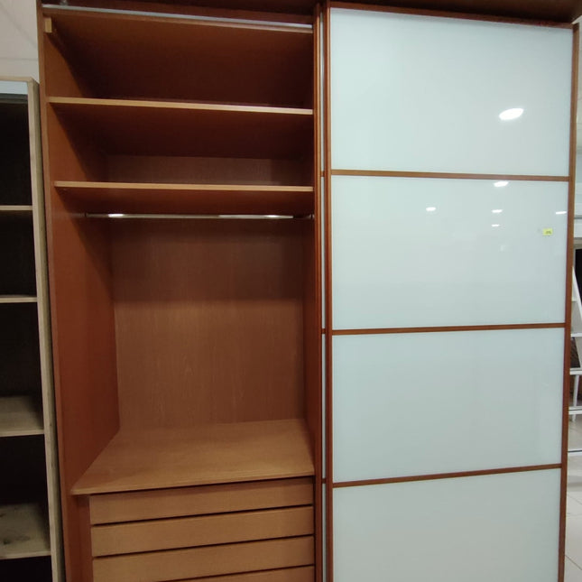ARMARIO DE PUERTAS CORREDERAS