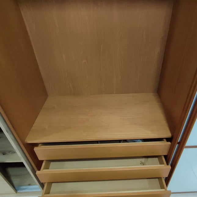 ARMARIO DE PUERTAS CORREDERAS