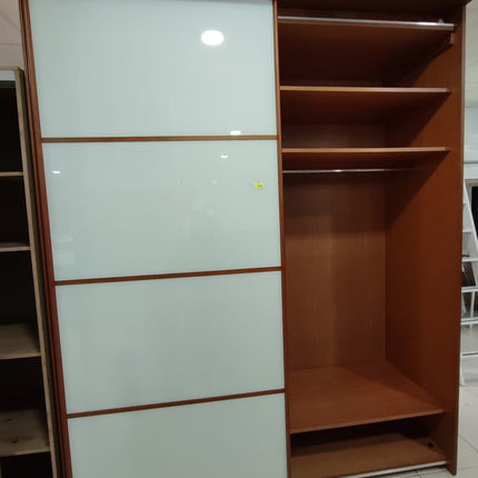 ARMARIO DE PUERTAS CORREDERAS