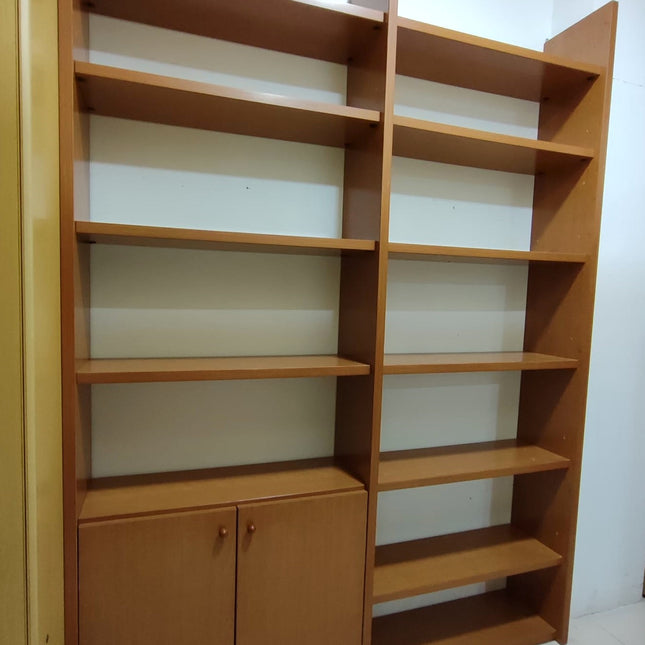 LIBRERÍA GRANDE