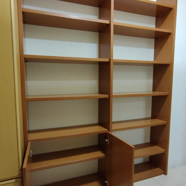LIBRERÍA GRANDE