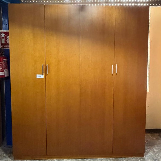 ARMARIO CUATRO PUERTAS