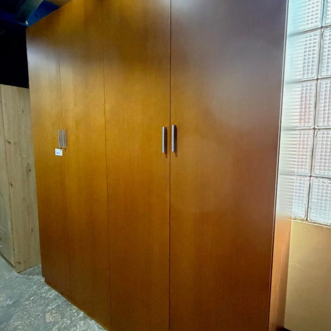 ARMARIO CUATRO PUERTAS