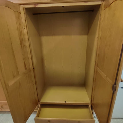 ARMARIO CUATRO PUERTAS