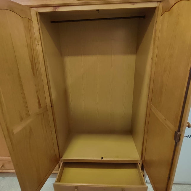ARMARIO CUATRO PUERTAS