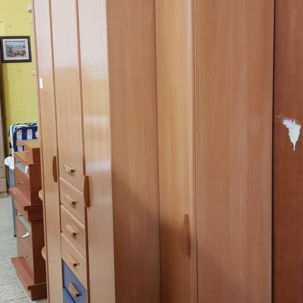 ARMARIO TRES PUERTAS