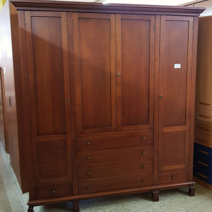 ARMARIO CUATRO PUERTAS