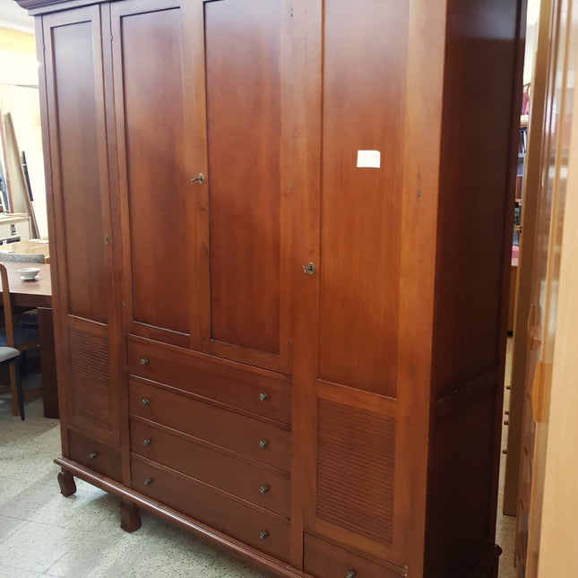 ARMARIO CUATRO PUERTAS