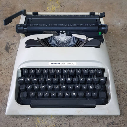 MAQUINA DE ESCRIBIR OLIVETTI