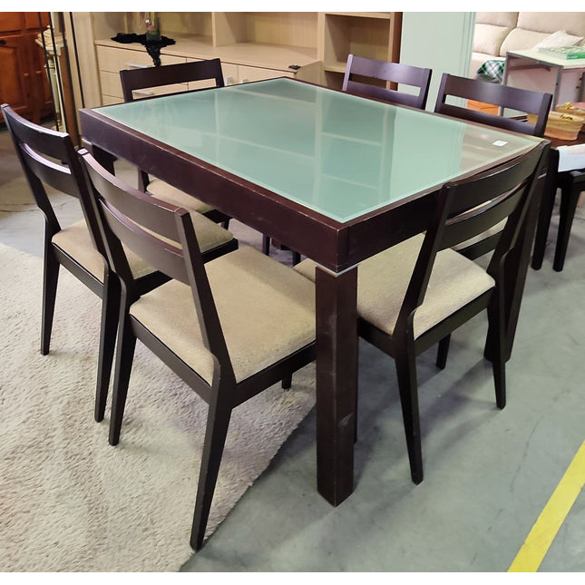 MESA EXTENSIBLE CON SEIS SILLAS