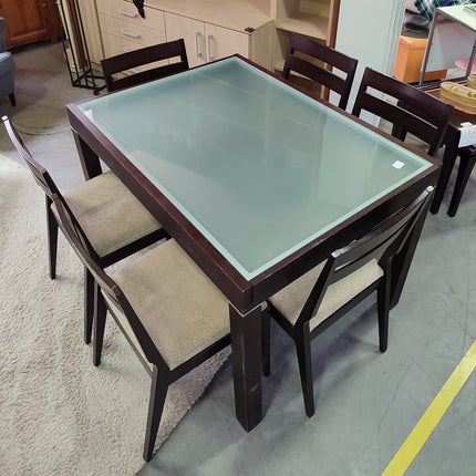 MESA EXTENSIBLE CON SEIS SILLAS