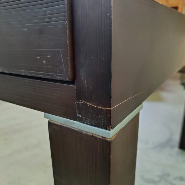 MESA EXTENSIBLE CON SEIS SILLAS