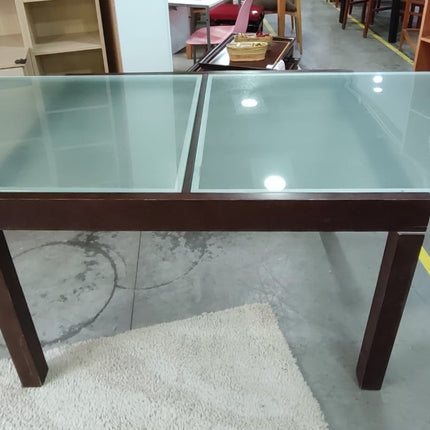 MESA EXTENSIBLE CON SEIS SILLAS