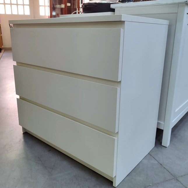 CÓMODA "MALM"