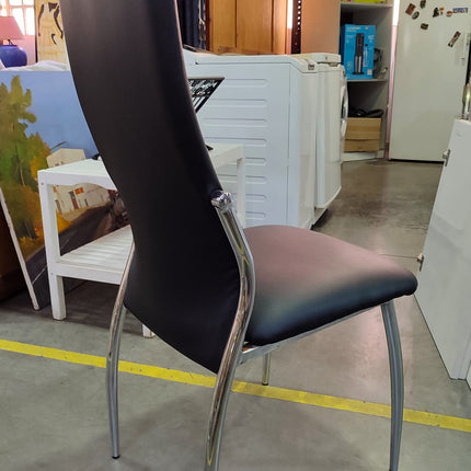 CUATRO SILLAS DE COMEDOR
