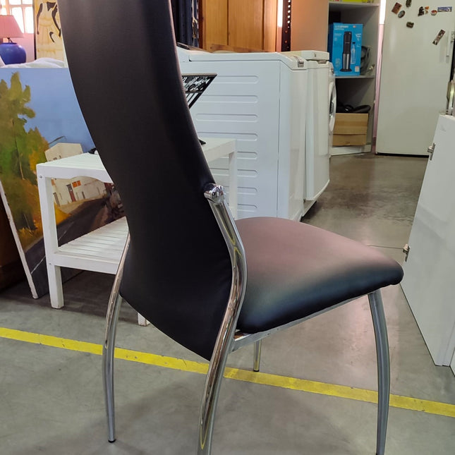 CUATRO SILLAS DE COMEDOR