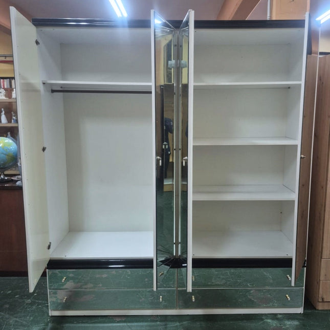 ARMARIO CUATRO PUERTAS