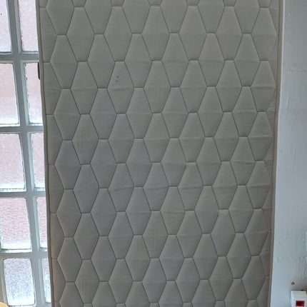 CAMA ALTA "SVÄRTA" + SOMIER