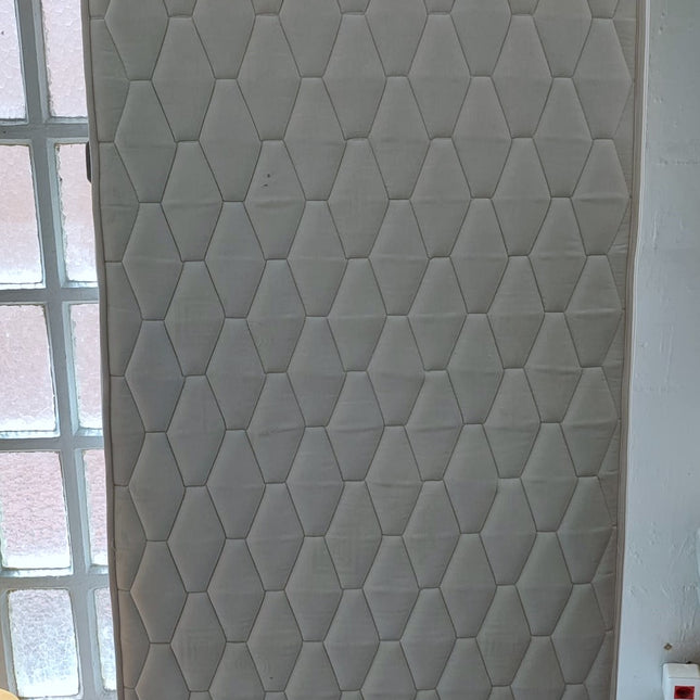 CAMA ALTA "SVÄRTA" + SOMIER