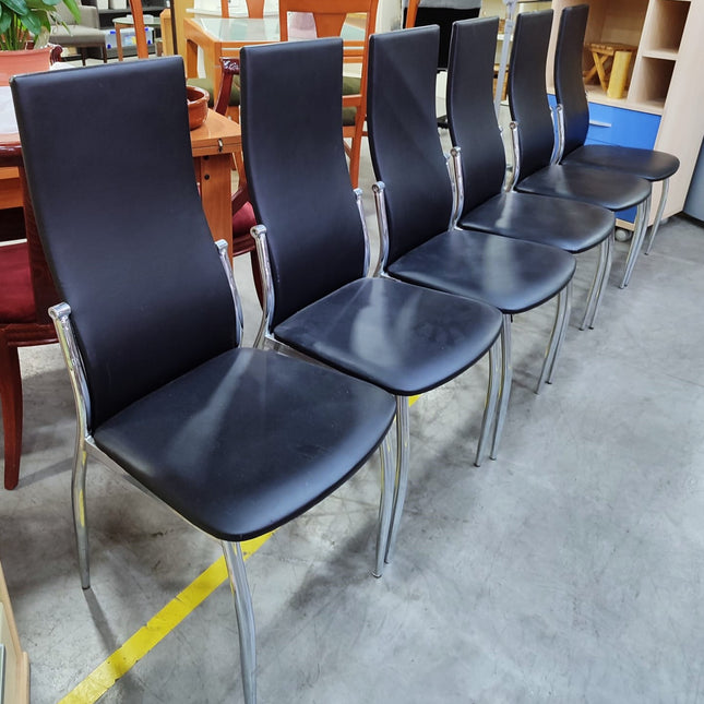 MESA EXTENSIBLE "BJURSTA" Y SEIS SILLAS