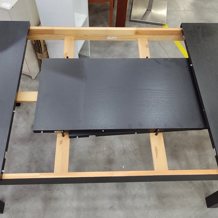 MESA EXTENSIBLE "BJURSTA" Y SEIS SILLAS