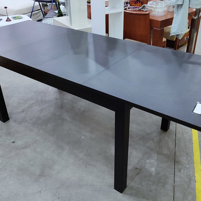 MESA EXTENSIBLE "BJURSTA" Y SEIS SILLAS