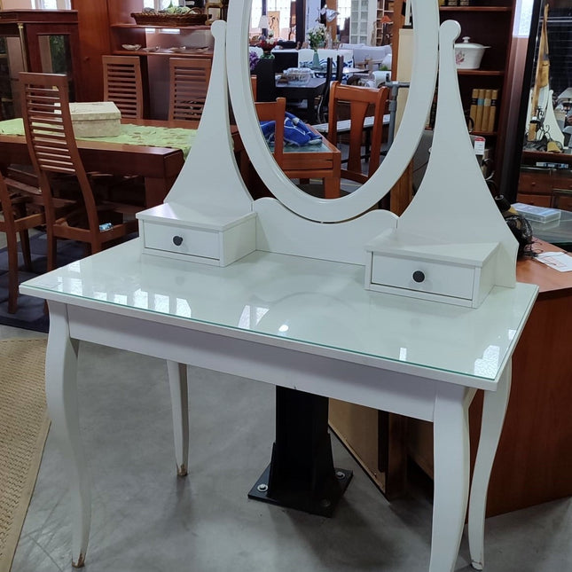 TOCADOR CON ESPEJO "HEMNES"