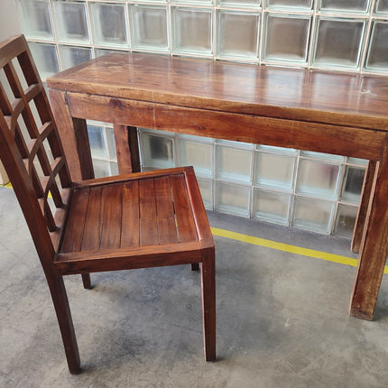 ESCRITORIO Y SILLA