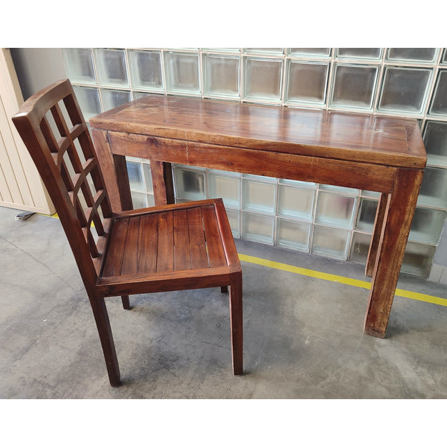ESCRITORIO Y SILLA