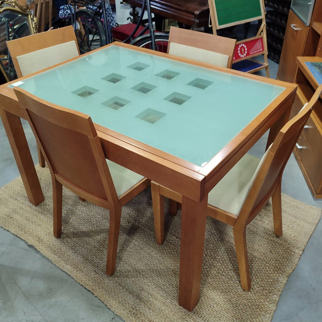 MESA EXTENSIBLE + CUATRO SILLAS