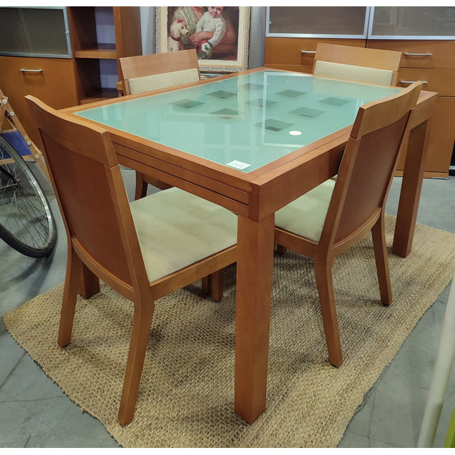 MESA EXTENSIBLE + CUATRO SILLAS