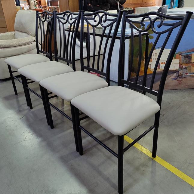 4 SILLAS DE COMEDOR