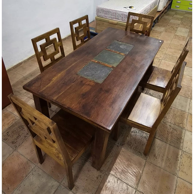 MESA CON SEIS SILLAS