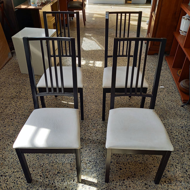 CUATRO SILLAS DE COMEDOR