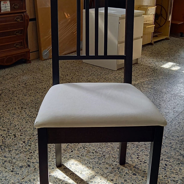 CUATRO SILLAS DE COMEDOR