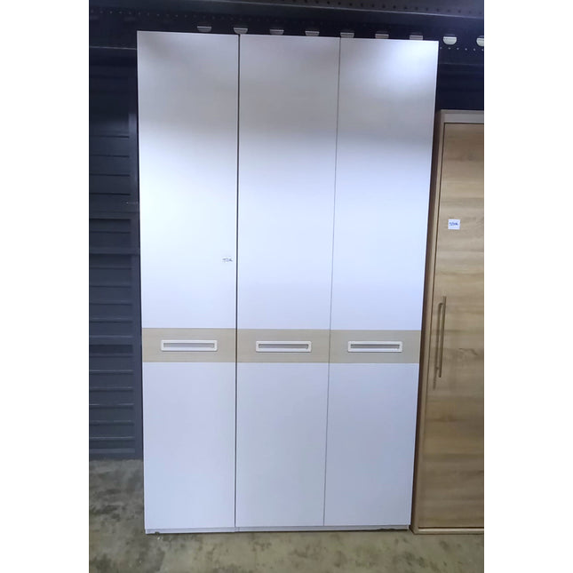 ARMARIO TRES PUERTAS