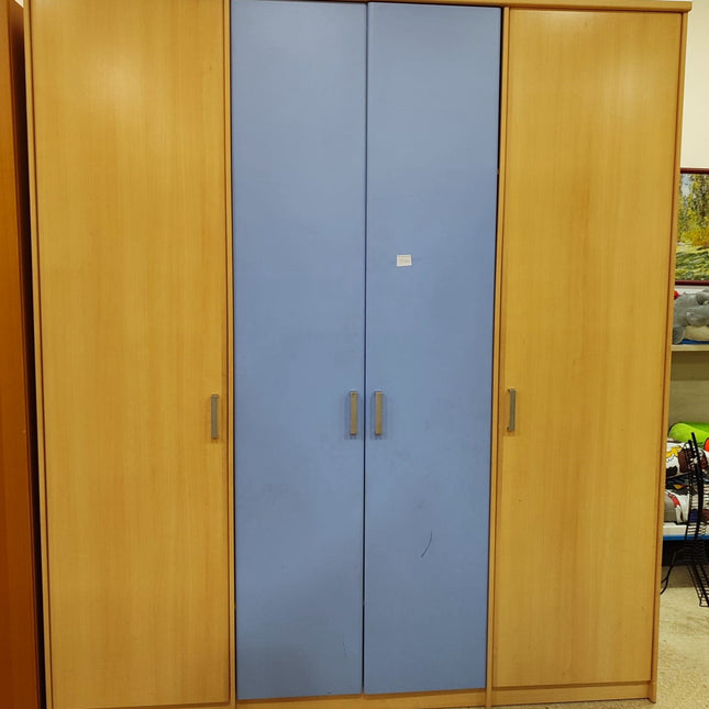 ARMARIO CUATRO PUERTAS
