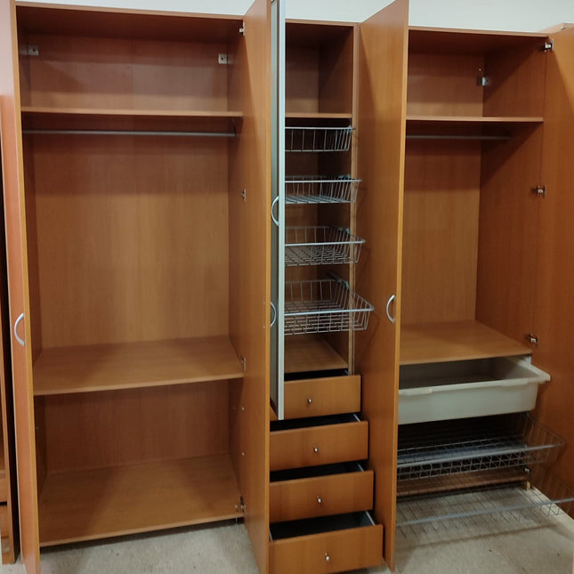 ARMARIO CINCO PUERTAS
