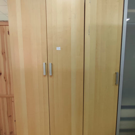 ARMARIO TRES PUERTAS