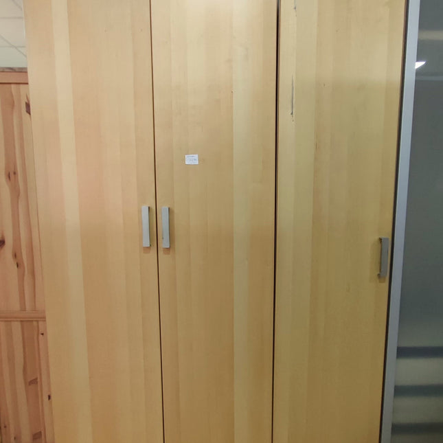 ARMARIO TRES PUERTAS