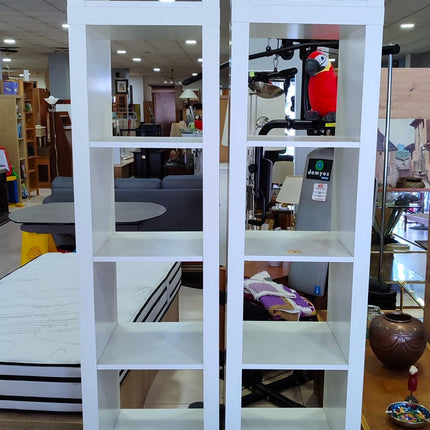 PAR DE ESTANTERÍAS ALTAS