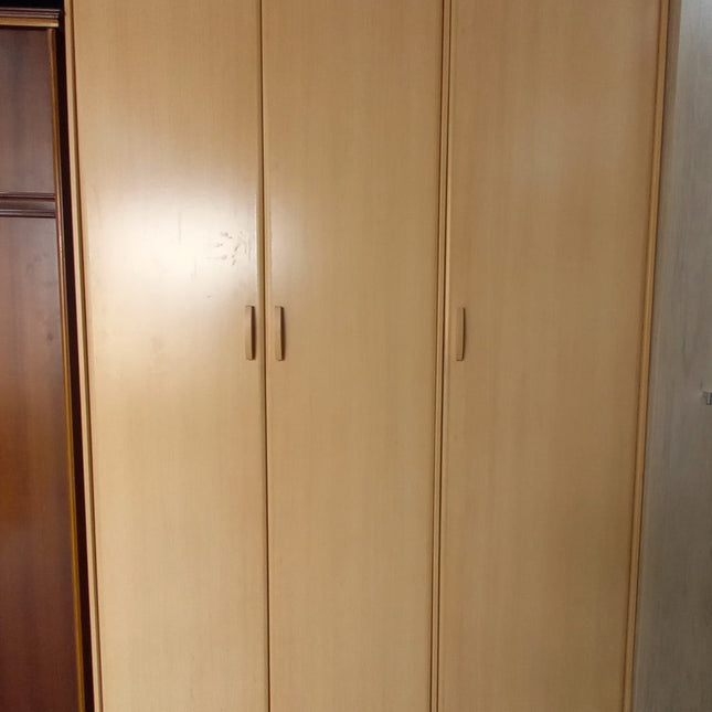 ARMARIO TRES PUERTAS