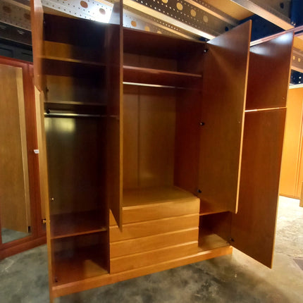 ARMARIO SEIS PUERTAS