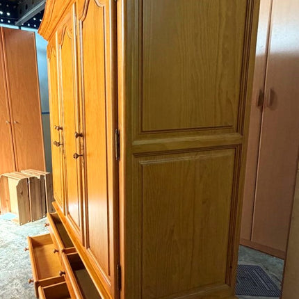 ARMARIO TRES PUERTAS