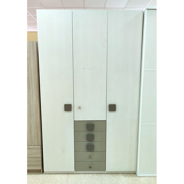 ARMARIO TRES PUERTAS